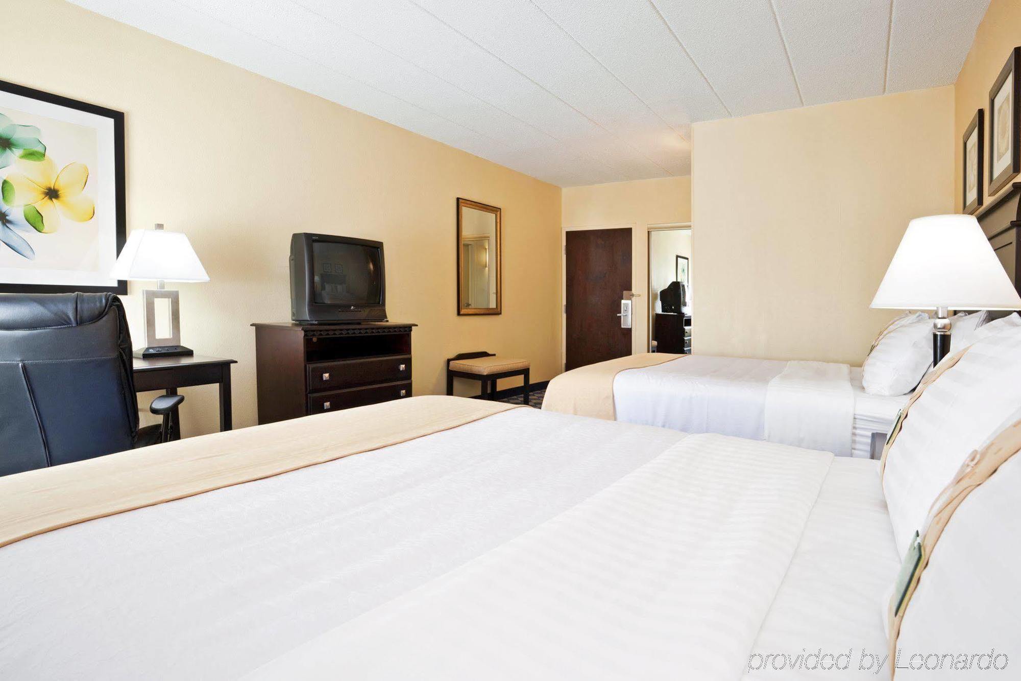 Holiday Inn Columbus North I-270 Worthington 部屋 写真